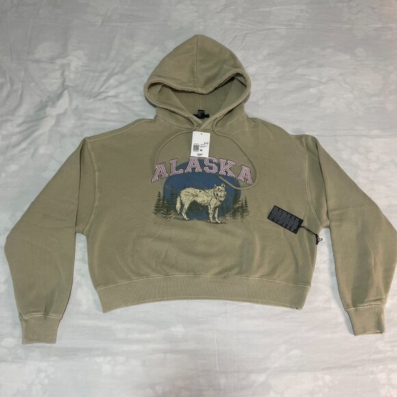 Forever 21 Alaska Graphic Hoodie Women’s Size S Beige Wolf Print Pullover - Picture 1 of 9